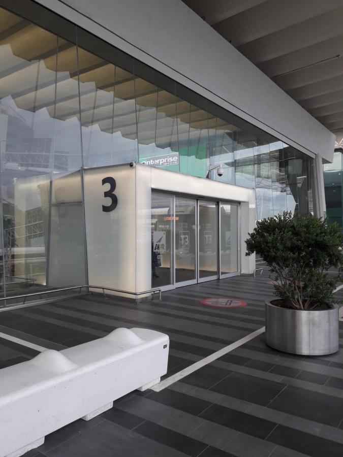 Apple Rooms Rome Airport Fiumicino Exterior foto Entrance to the terminal