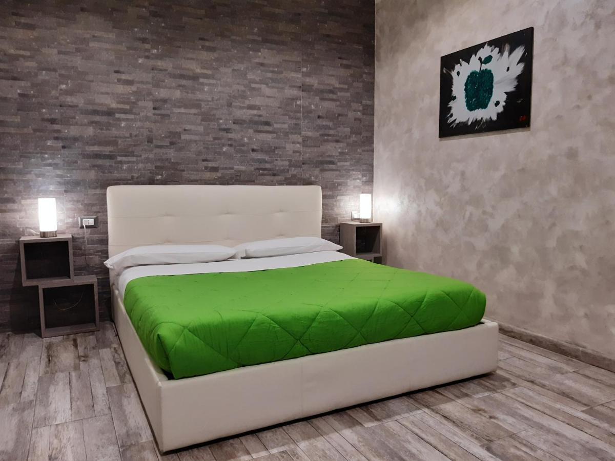 Apple Rooms Rome Airport Fiumicino Exterior foto A room at the hotel