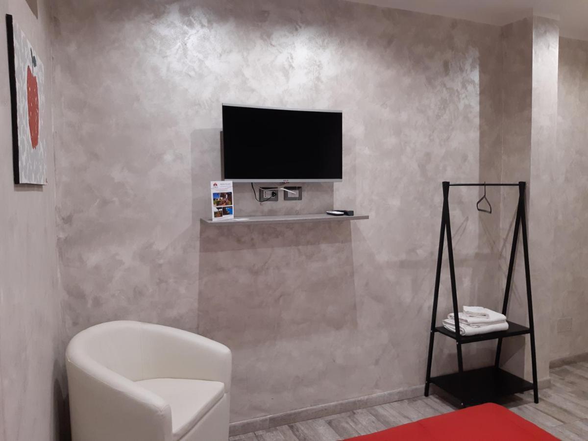 Apple Rooms Rome Airport Fiumicino Exterior foto A room at the hotel